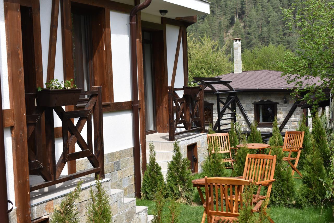 Bavaria House Hotel Govedarți Exterior foto